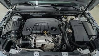 Opel Insignia Tourer 2016 (PEGATINA C)