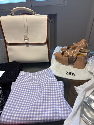 Lote 15 prendas de marcas varias.