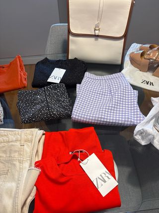 Lote 15 prendas de marcas varias.