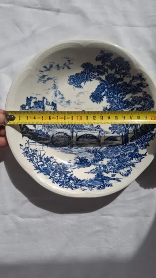 Plato hondo antiguo azul y blanco