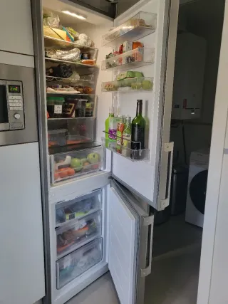 Frigorífico combi plateado