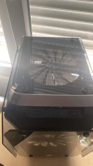 Torre PC NitroPC Cubo con Ventiladores