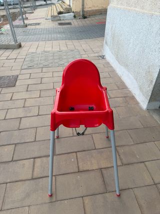 Trona roja para bebé