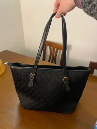 Borsa a spalla nera e rossa