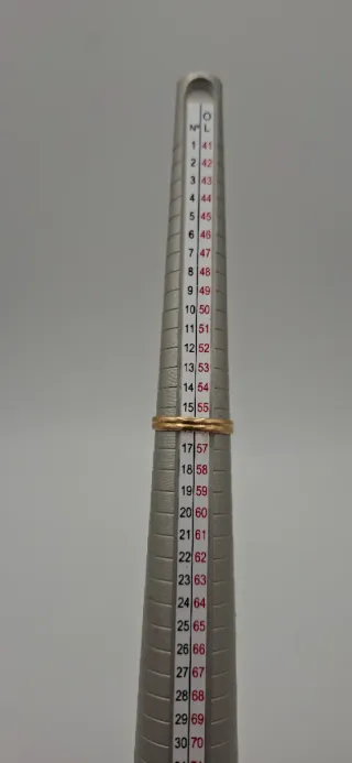 Anillo Oro 18K con piedra Lila Marquise