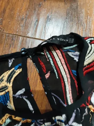 Vestido Zara Woman bordado floral y pájaros T.XS