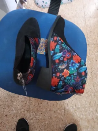 Botines negros y multicolor