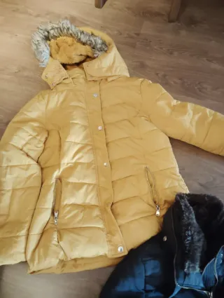 Cazadora negra efecto piel