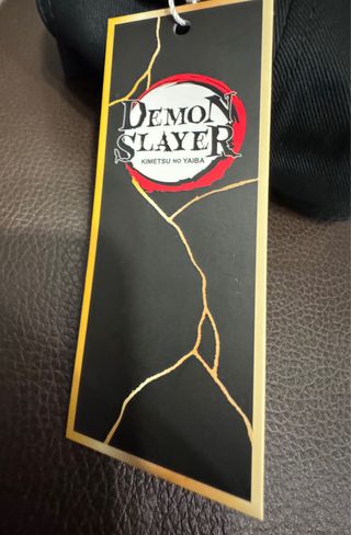 Gorra Demon Slayer bordada