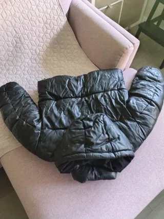 Chaqueta acolchada Bershka negra