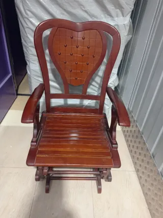 Butaca de madera reclinable exclusiva