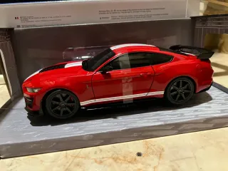 Ford Mustang Shelby GT500 1:18 Rojo