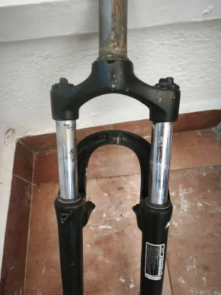 Horquilla Rst Capa 26 en buen estado  Negociable