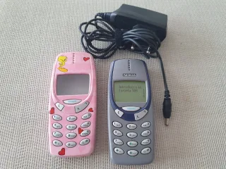 Nokia 3310 con carcasas de regalo