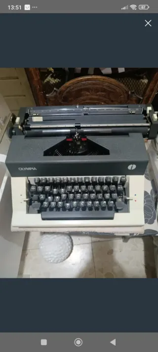 Máquina de escribir Olympia