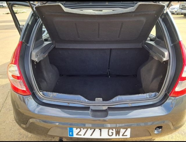 Dacia Sandero 2010