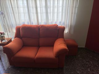 2 Sofás de tela rojos (3 y 2 plazas)