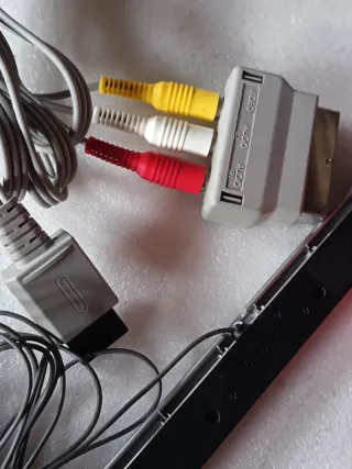 NINTENDO Wii Roja(sin mandos)