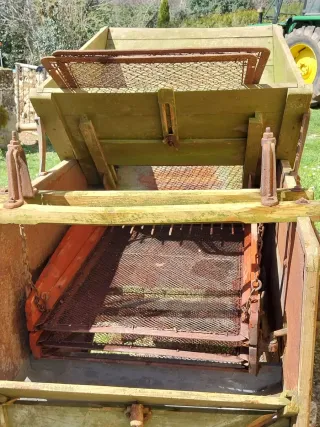 Limpiadora de grano antigua Marca Ajuria