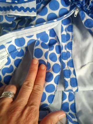 Traje de flamenca azul con lunares