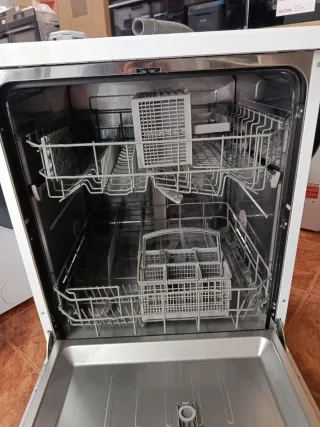 Lavavajillas Essentials Blanco