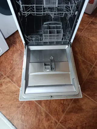 Lavavajillas Essentials Blanco