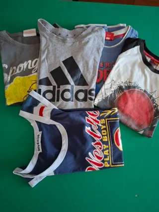 T-shirt Spider-Man taglia 4/5 anni Sono 4!