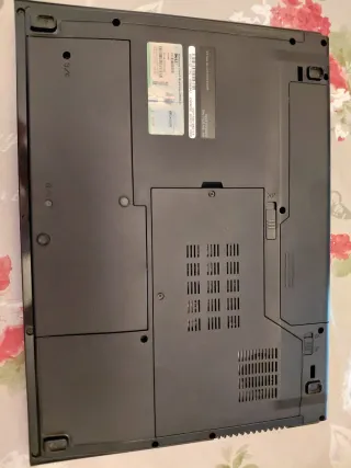 Portátil Dell Vostro 1510 148 GB
