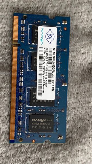 2 Memorias RAM Nanya y ADATA 1GB