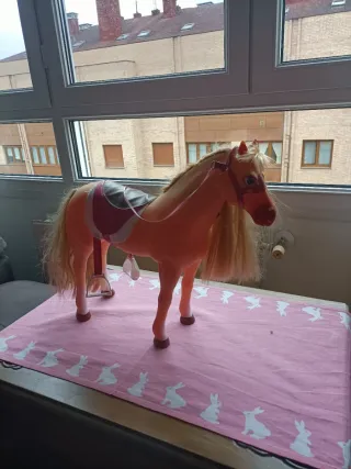 Caballo Nancy con silla de montar