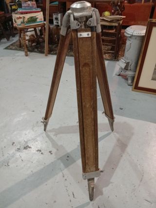Trípode Topografía Kern Madera y Metal