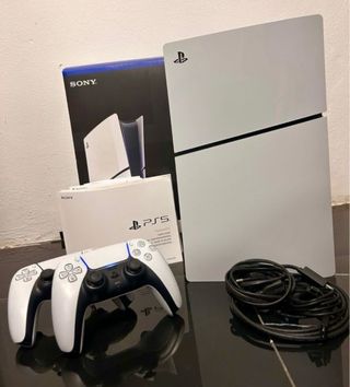 Ps5 digital 1TB con 2 mandos