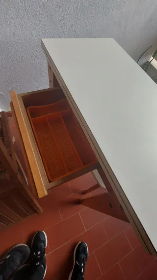 Mesa y banquetas URGE MAYO