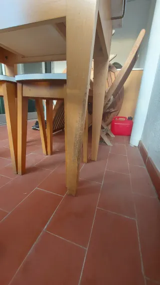 Mesa y banquetas URGE MAYO
