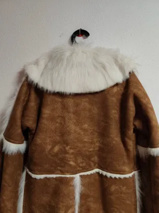 Abrigo largo de chica talla 42-44 de Jeff Gallano.