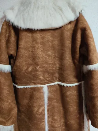 Abrigo largo de chica talla 42-44 de Jeff Gallano.