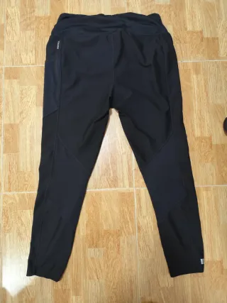Leggings Domyos negros con bolsillo