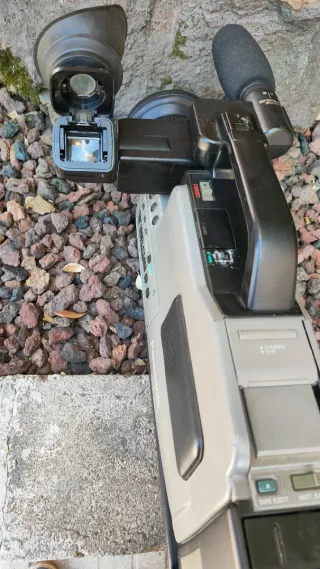 Videocámara Panasonic SVHS Gris + Cargador bateria