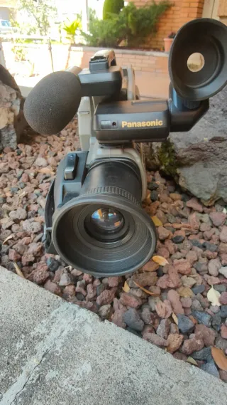 Videocámara Panasonic SVHS Gris + Cargador bateria