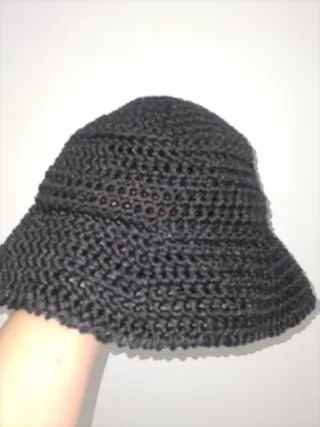 Gorro tejido crochet negro