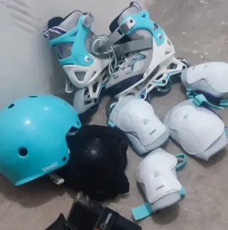Patines en línea Oxelo con protecciones y casco