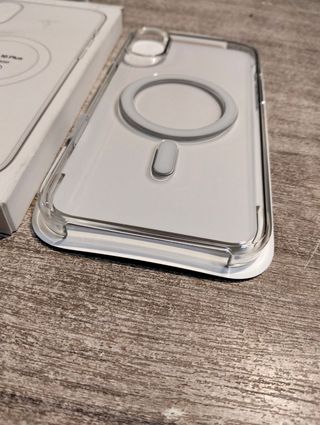 Apple Funda transparente con MagSafe para el iPhone 16 Plus