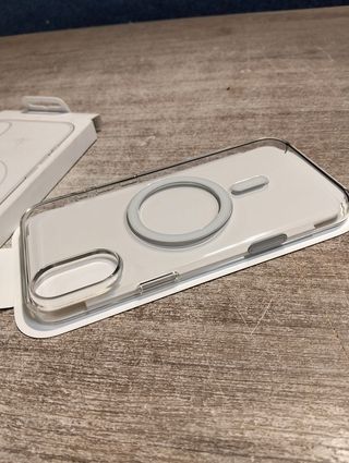 Apple Funda transparente con MagSafe para el iPhone 16 Plus
