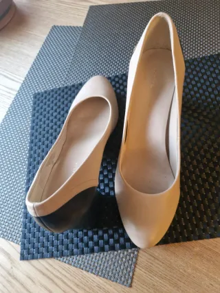 Zapatos tacón Tommy Hilfiger beige y negro