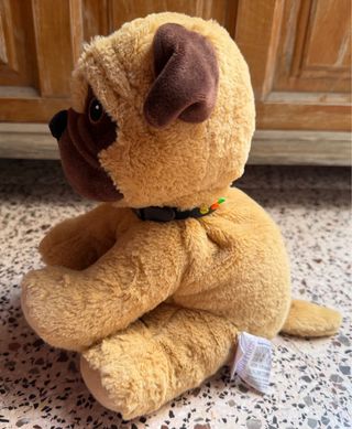 Raza de perro: PUG de la marca Warmies.