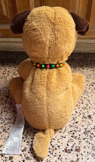 Raza de perro: PUG de la marca Warmies.