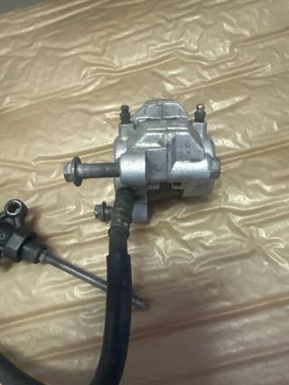 Yamaha tdm 850 kit Bomba, Pinza botella liquido