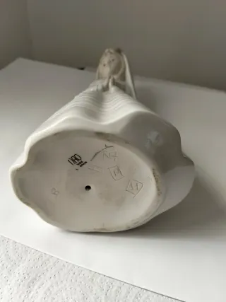 Niña comunión porcelana, NAO Lladró, buen estado.