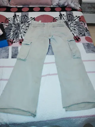 Pantalones anchos cargo beige