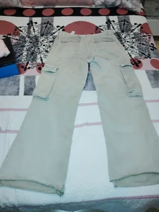 Pantalones anchos cargo beige